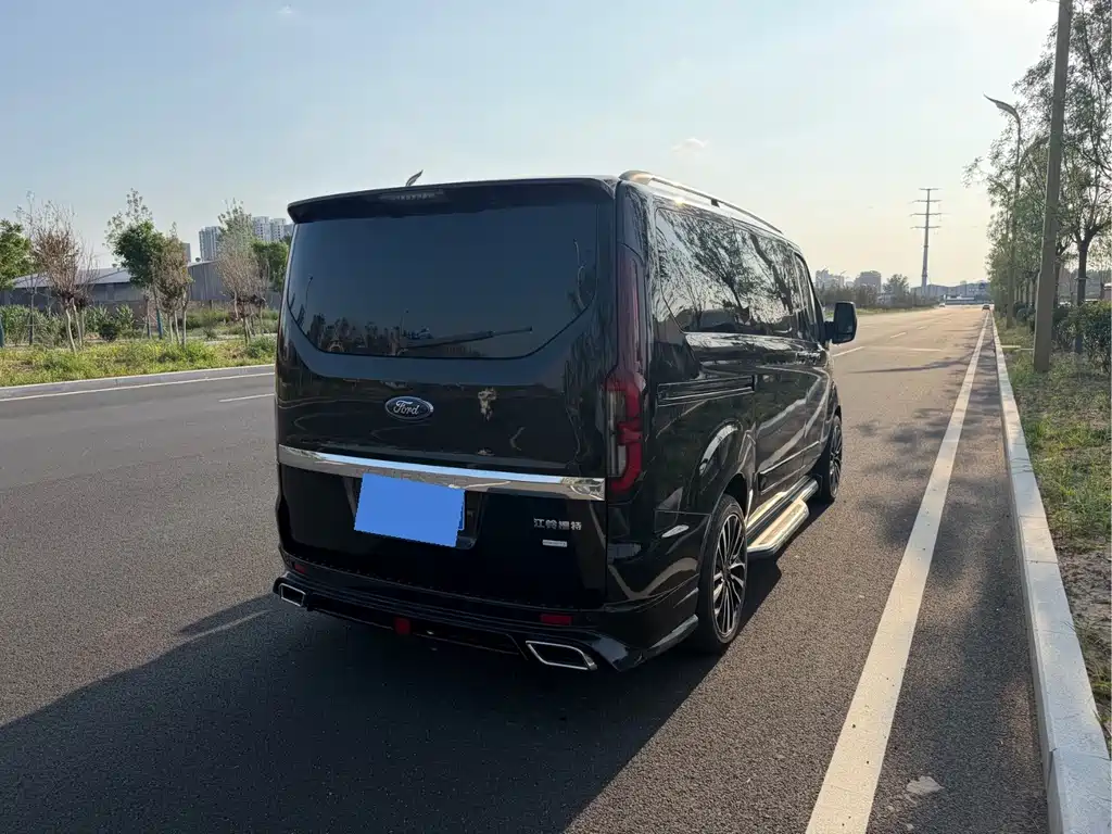 Ford Tourneo 2023 — фото 10