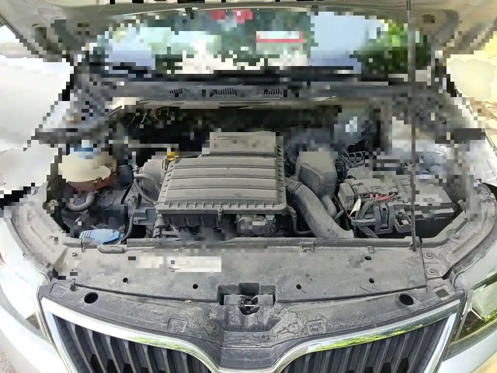 Skoda Rapid 2015 — фото 11