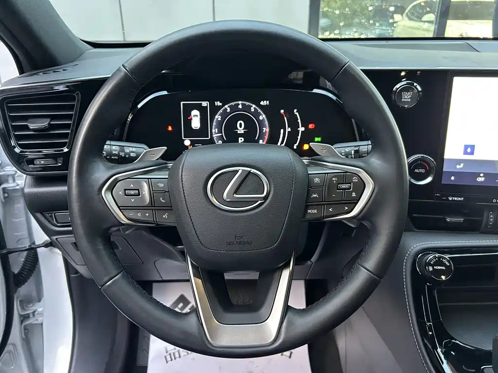 Lexus NX 2024