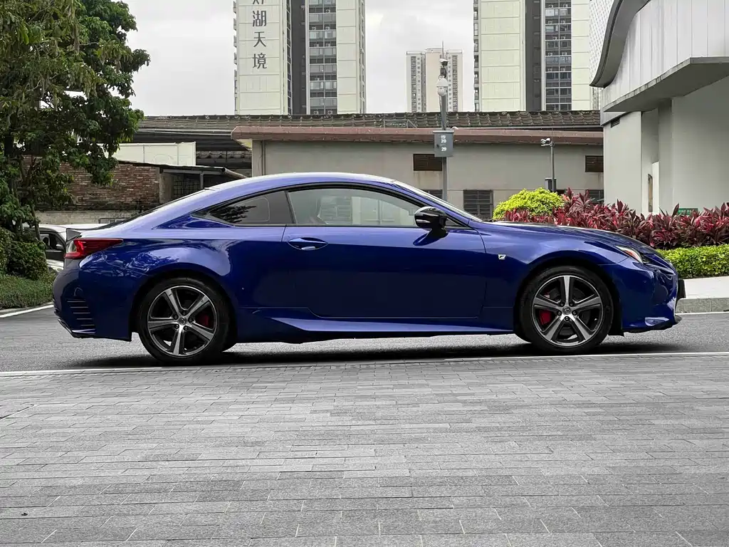 Lexus RC 2017 — фото 9