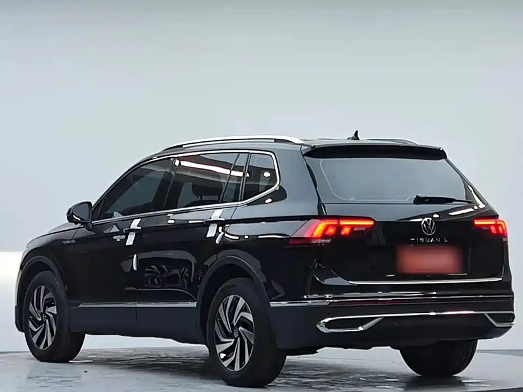 Volkswagen Tiguan L 2023 — фото 9