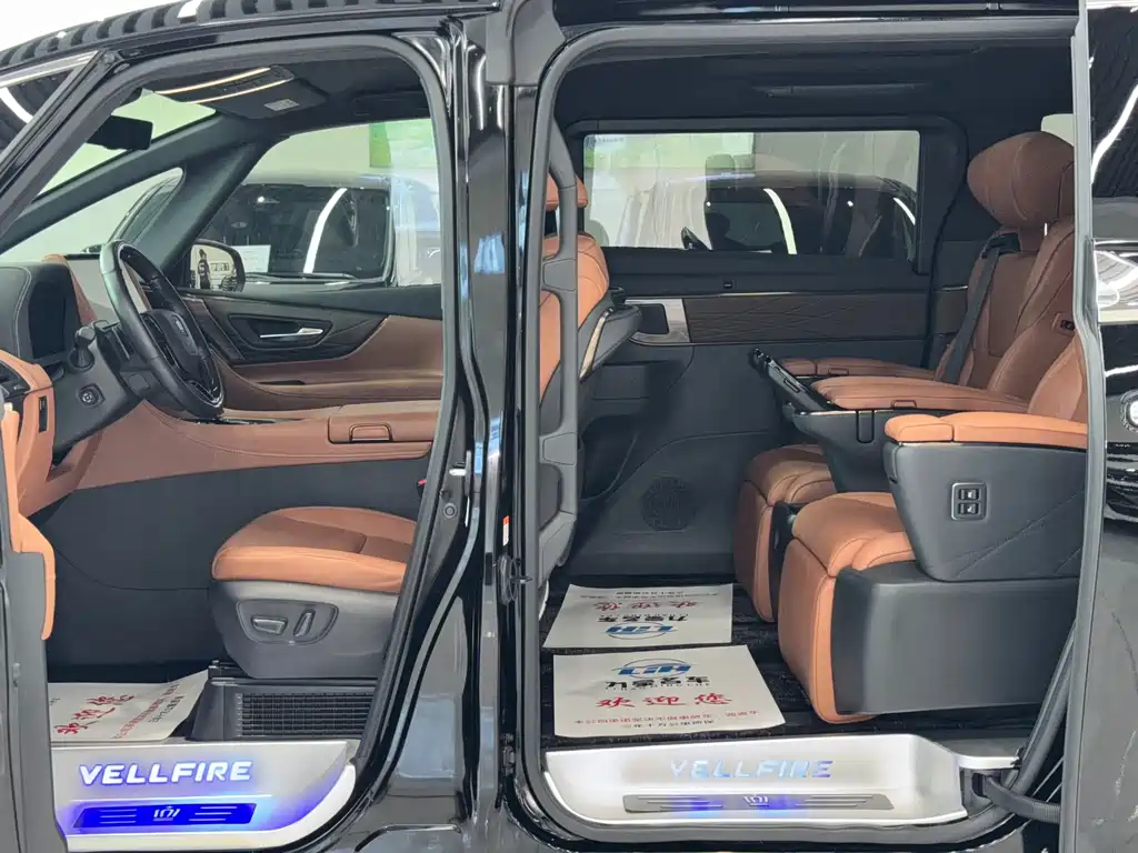 Toyota Vellfire 2024 — фото 6