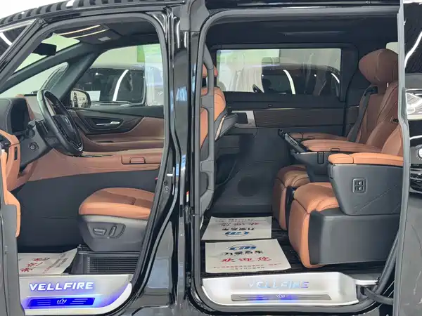 Toyota Vellfire 2024