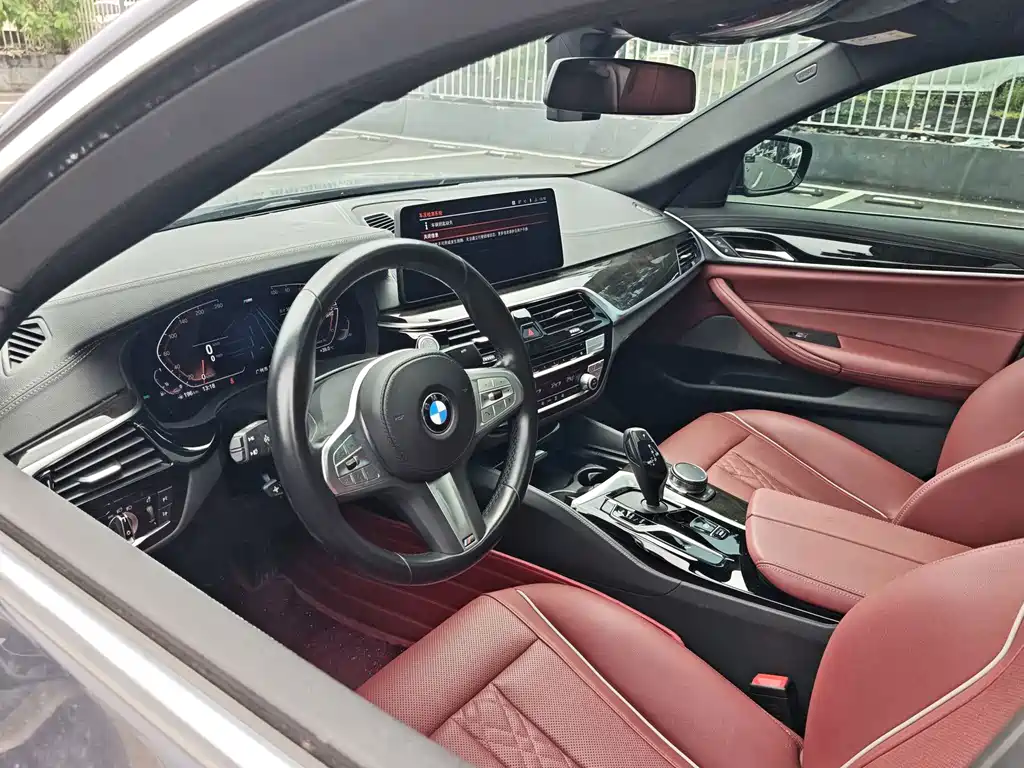 BMW 5 Series 2023 — фото 16