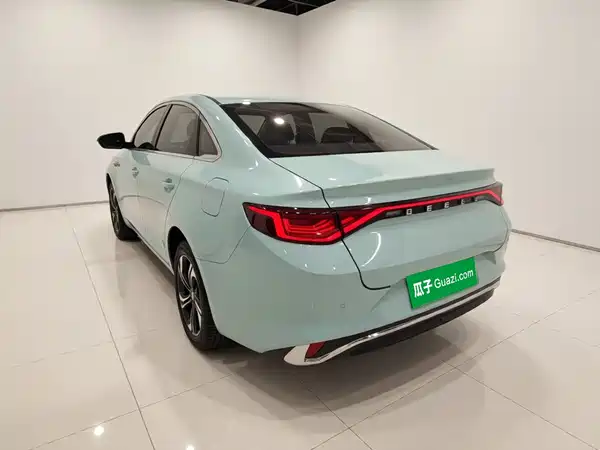 Geely Emgrand L Hip 2023