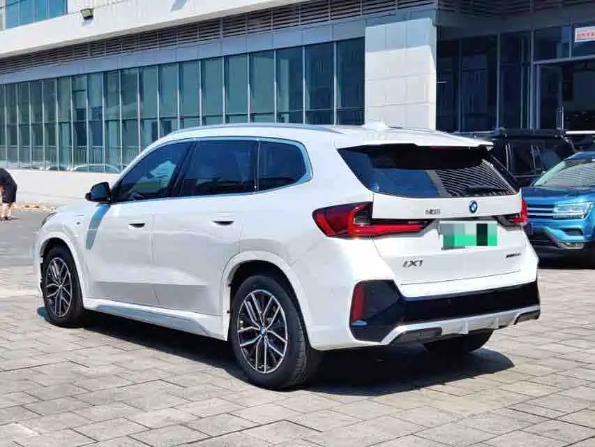 BMW iX1 2024