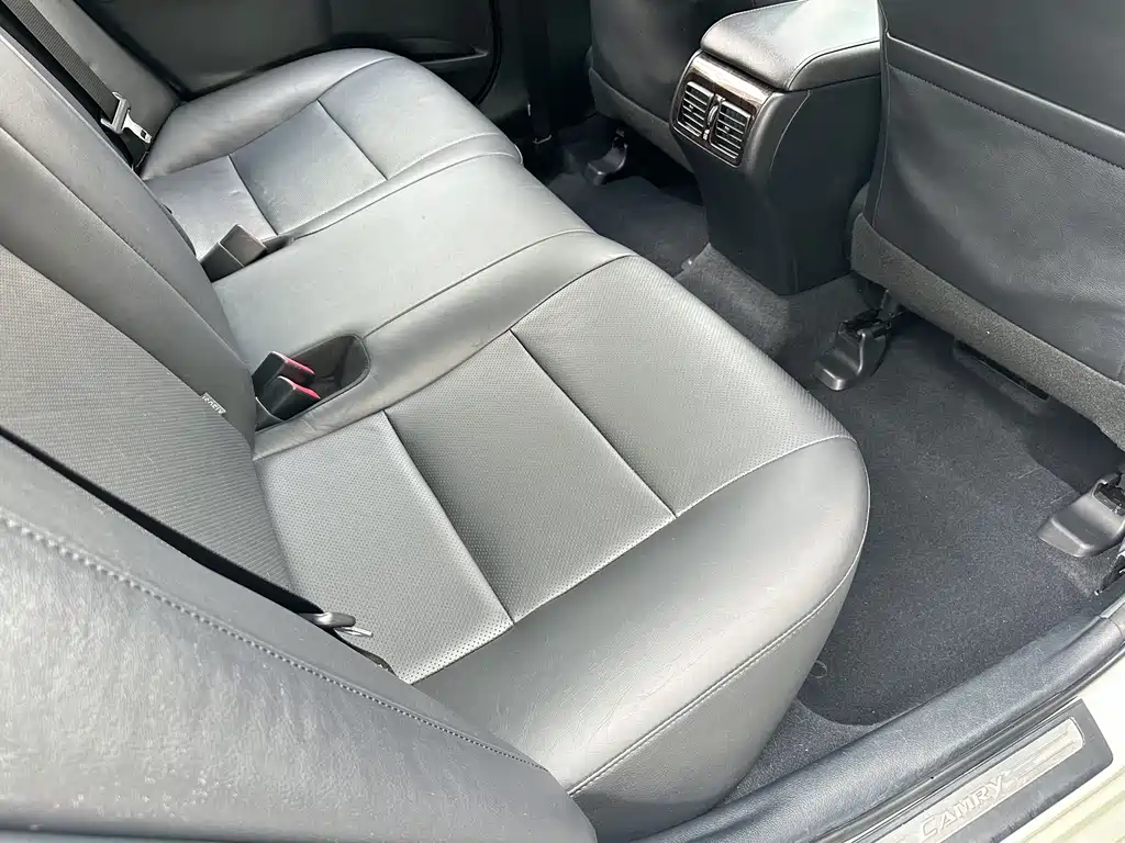 Toyota Camry 2015 — фото 21