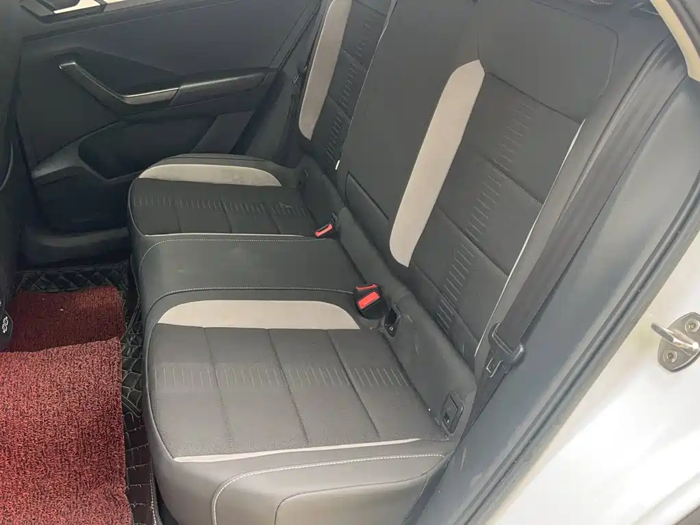 Volkswagen T-Roc 2021 — фото 13