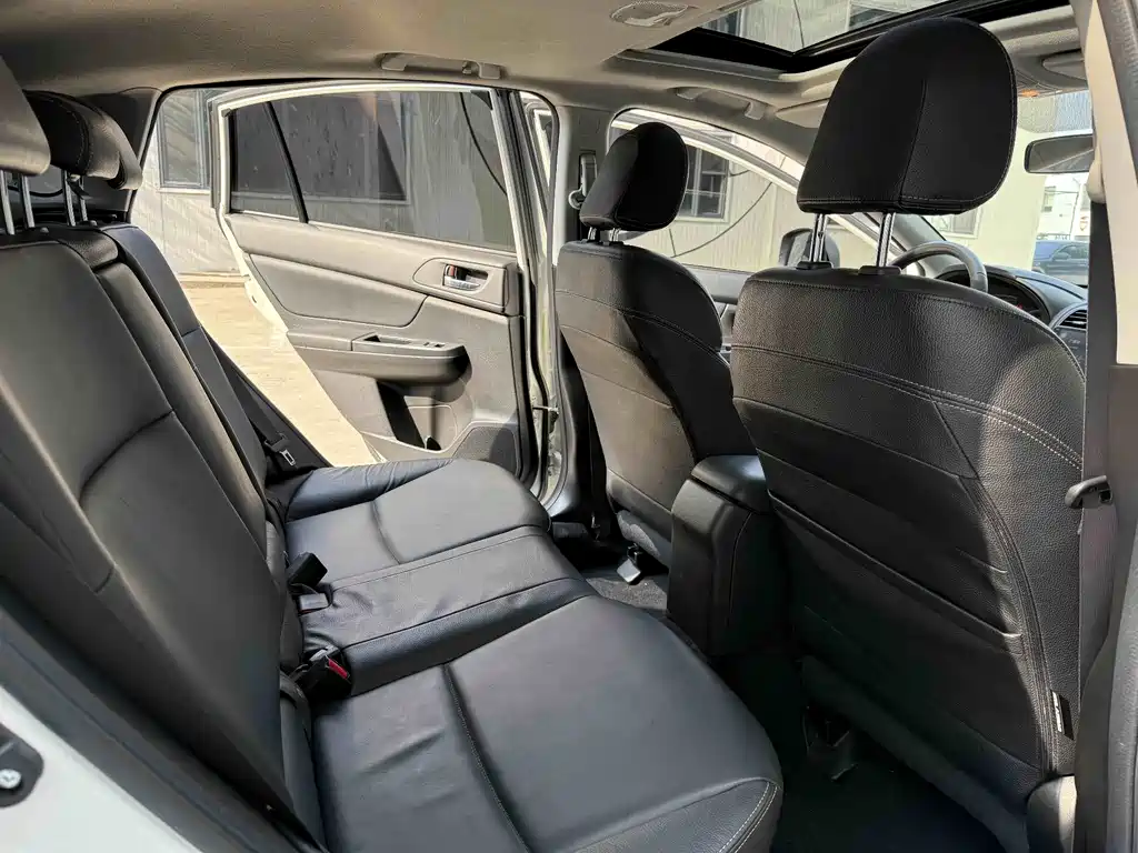 Subaru XV 2012 — фото 14