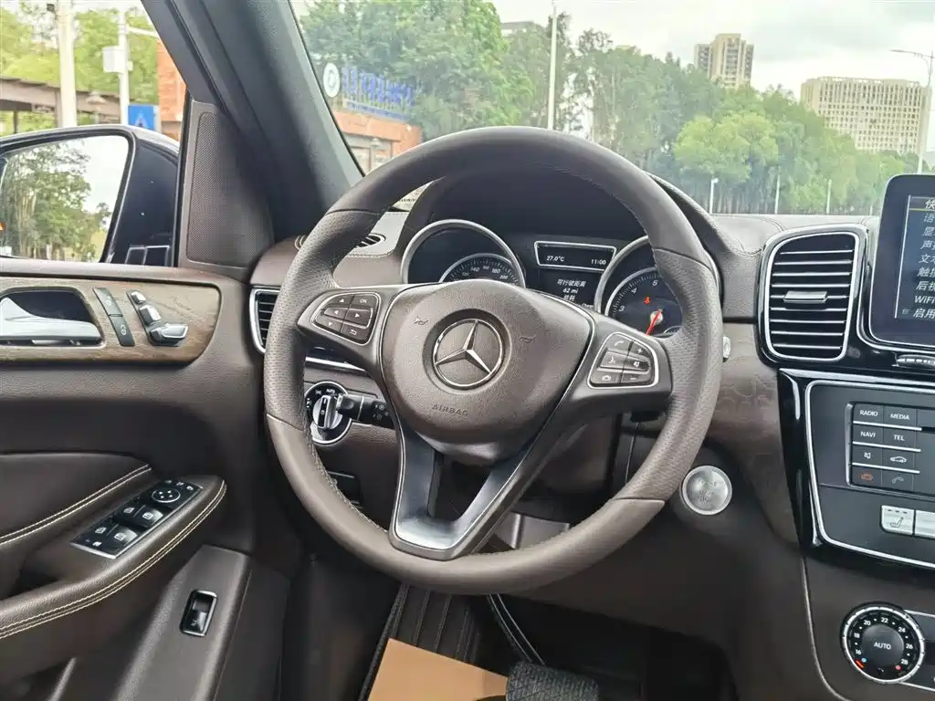 Mercedes-Benz GLE 2017 — фото 12