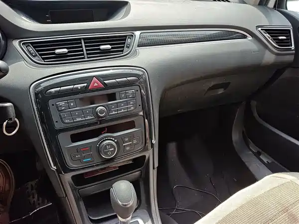 Peugeot 308 2014
