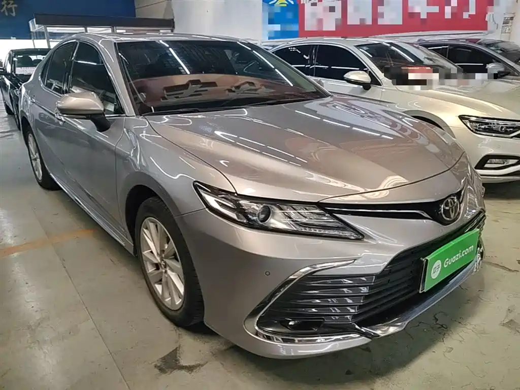 Toyota Camry 2023 — фото 4