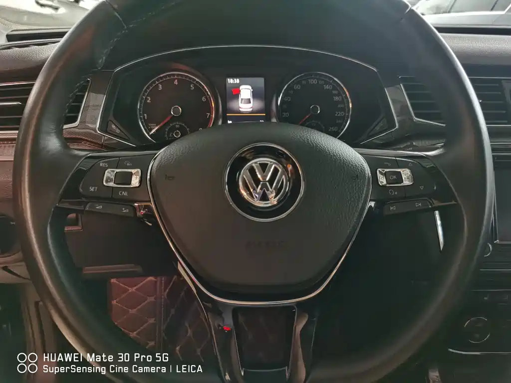Volkswagen Passat 2017 — фото 9