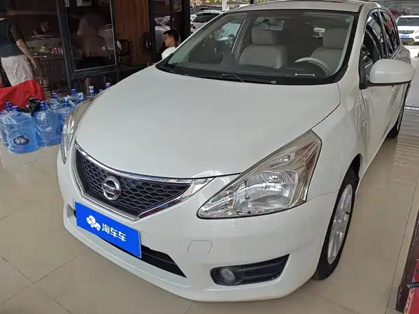 Nissan Tiida 2012