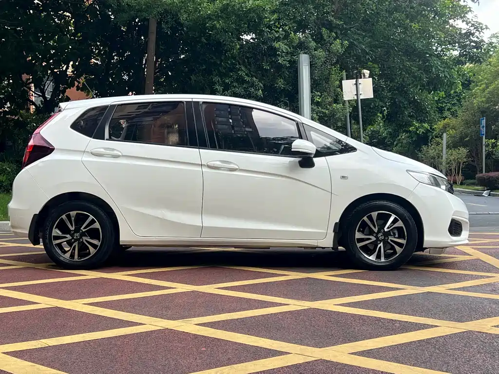 Honda Fit 2018 — фото 4