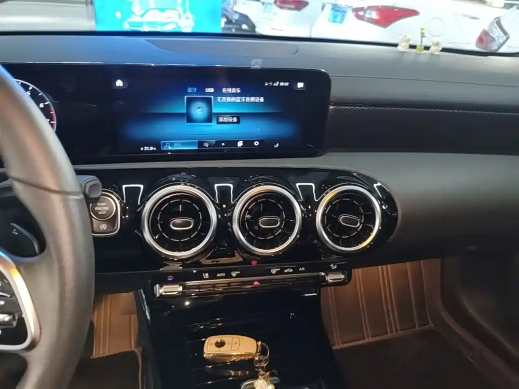 Mercedes-Benz A-Class 2022 — фото 13