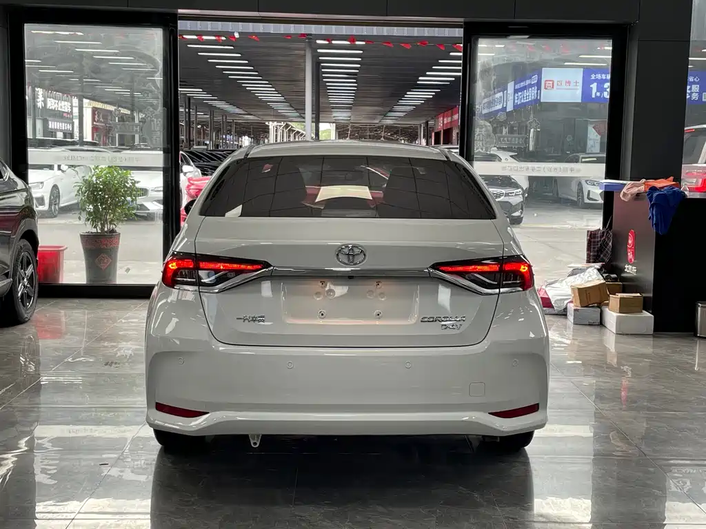 Toyota Corolla 2022 — фото 15
