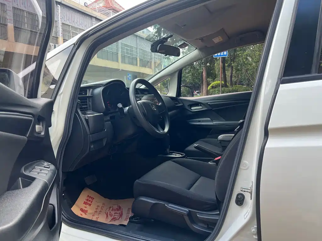 Honda Fit 2018 — фото 12