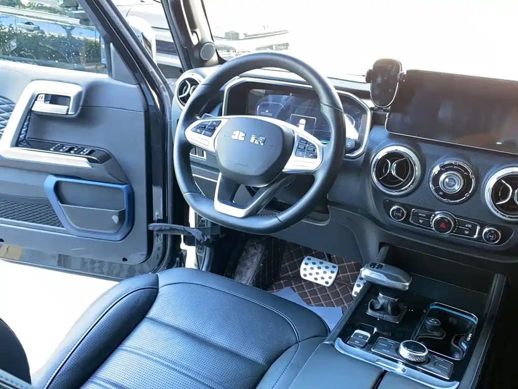 BAIC BJ40 2023 — фото 16