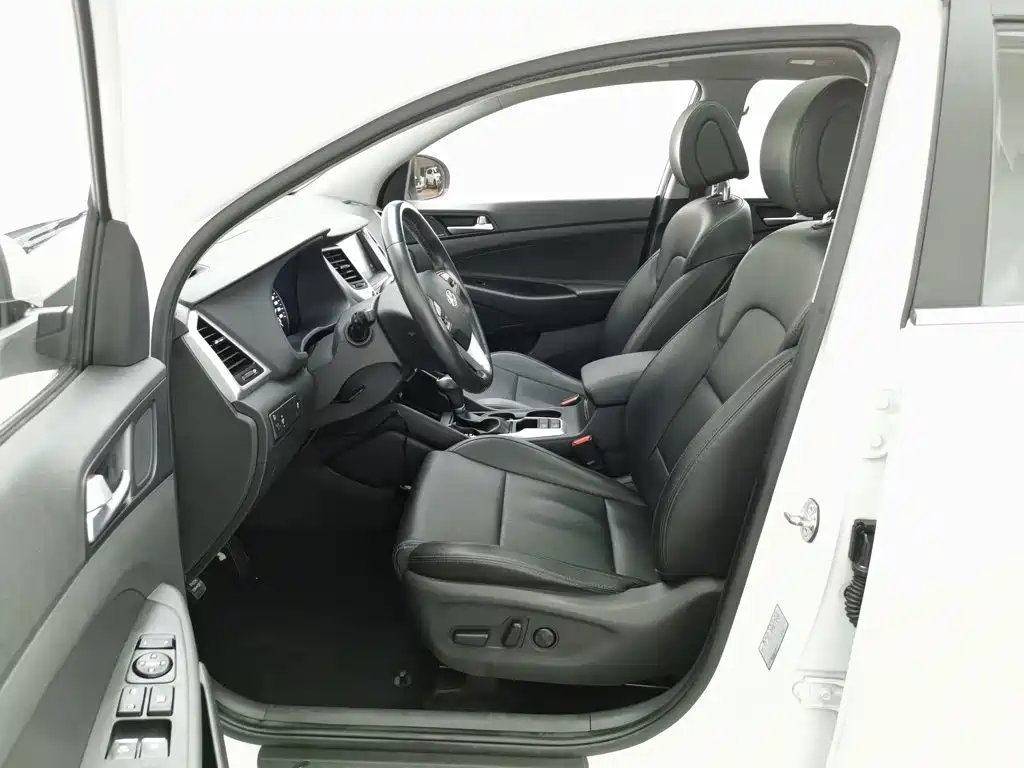 Hyundai Tucson 2018 — фото 10