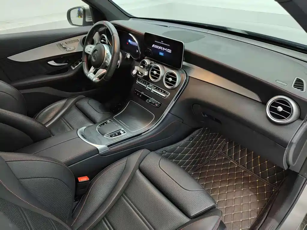 Mercedes-Benz GLC AMG 2020 — фото 19