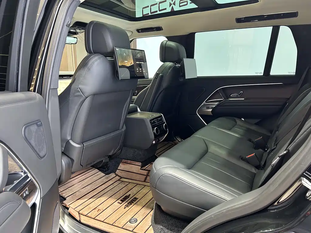 Land Rover Range Rover 2023 — фото 18