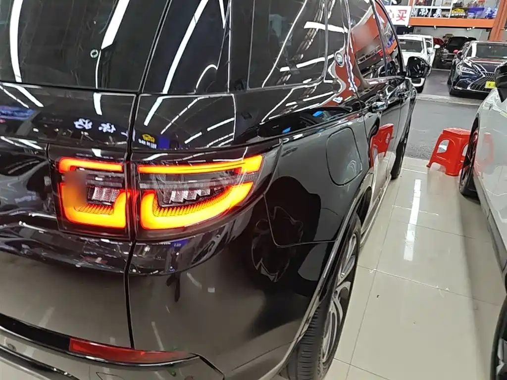 Land Rover Discovery Sport 2021 — фото 8
