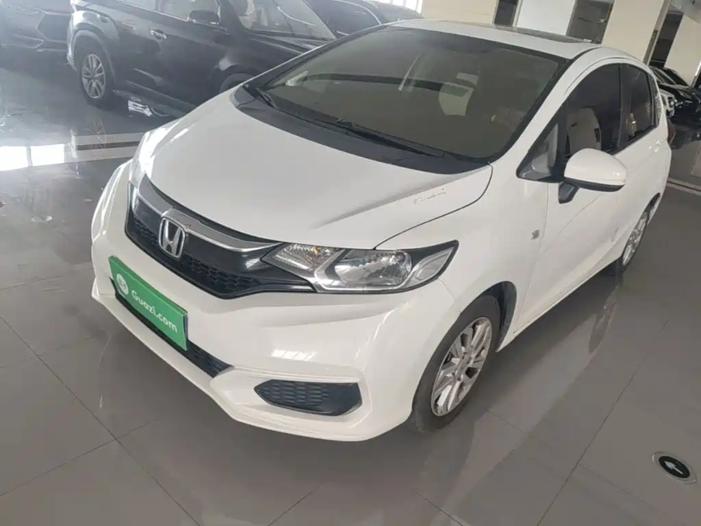 Honda Fit 2018 — фото 1