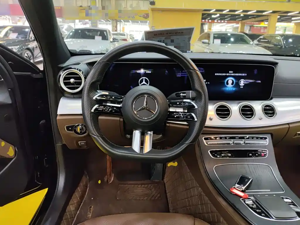 Mercedes-Benz E-Class 2022