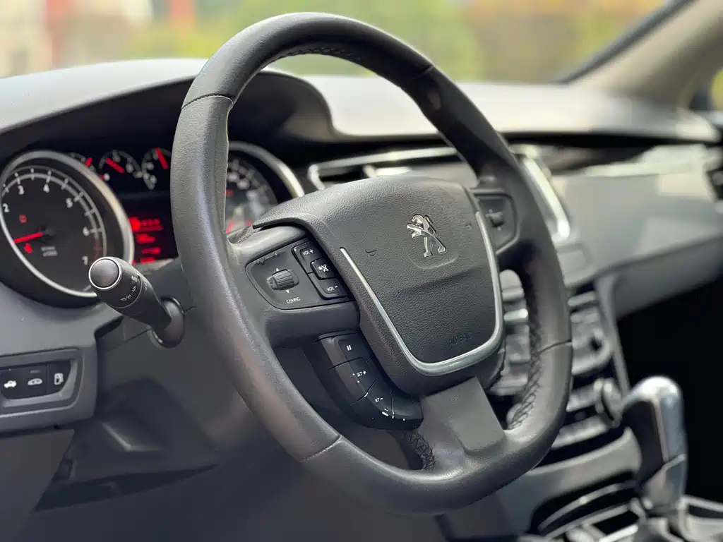 Peugeot 508 2016 — фото 28
