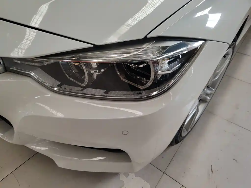 BMW 3 Series 2018 — фото 24