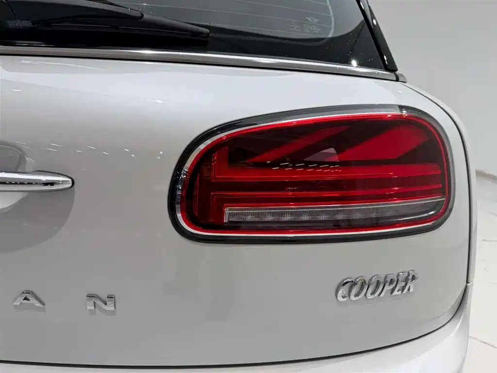 MINI Clubman 2023 — фото 10