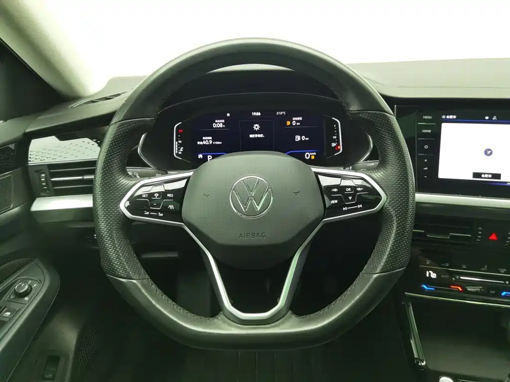 Volkswagen Passat 2023 — фото 11