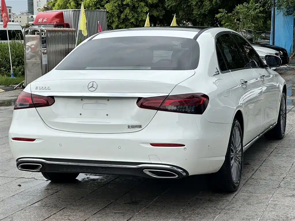 Mercedes-Benz E-Class 2022 — фото 6
