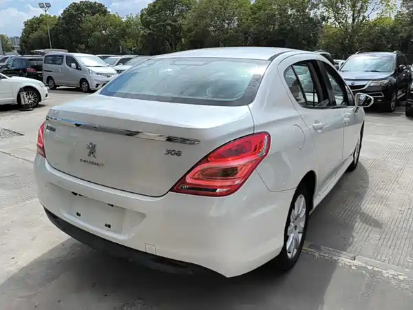 Peugeot 308 2016