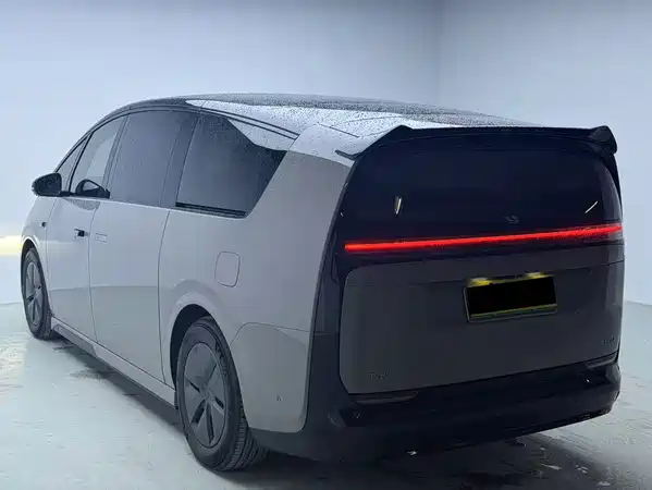Li Auto MEGA 2025