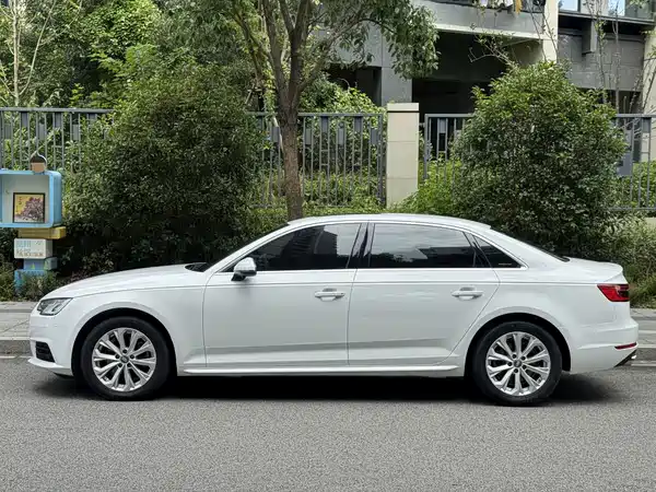 Audi A4L 2018