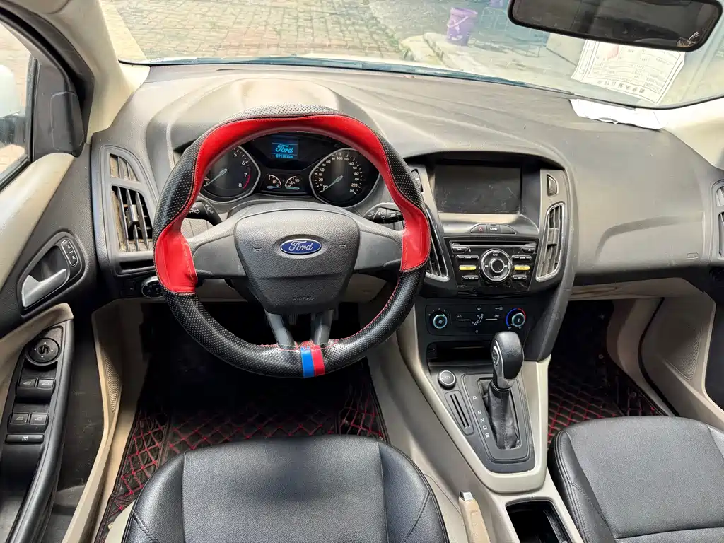 Ford Focus 2017 — фото 12