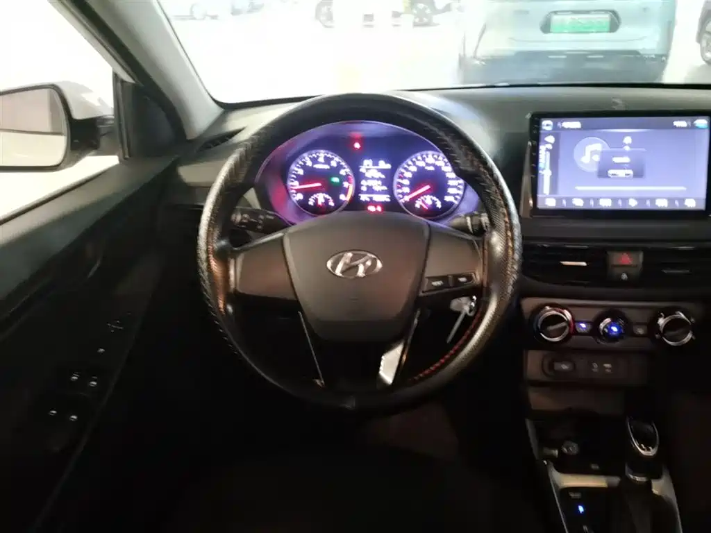 Hyundai Elantra 2019 — фото 11
