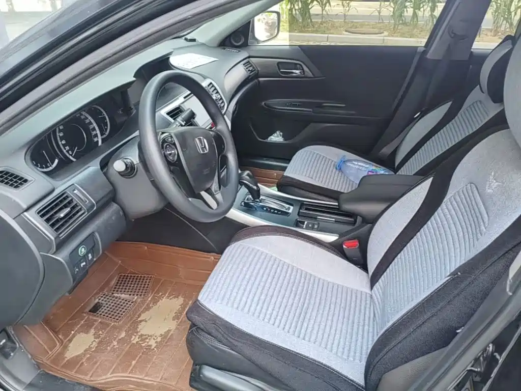 Honda Accord 2014 — фото 15
