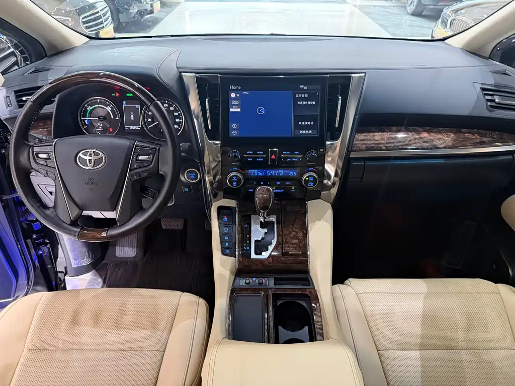 Toyota Alphard 2021 — фото 14