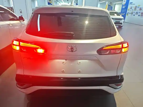 Toyota Frontlander 2023