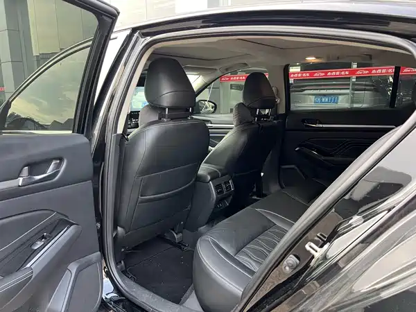Nissan Teana 2023