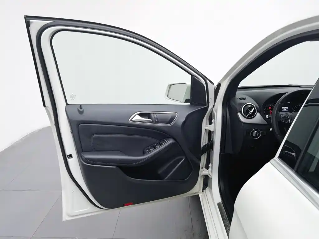 Mercedes-Benz B-Class 2018 — фото 8