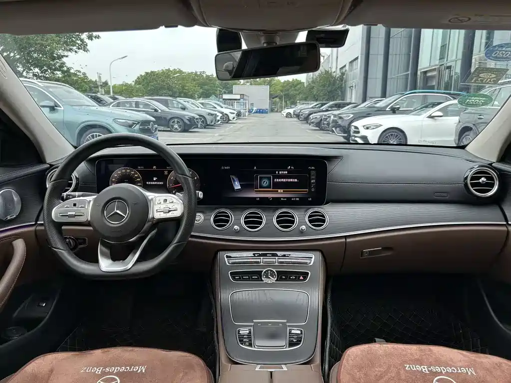 Mercedes-Benz E-Class 2019 — фото 16