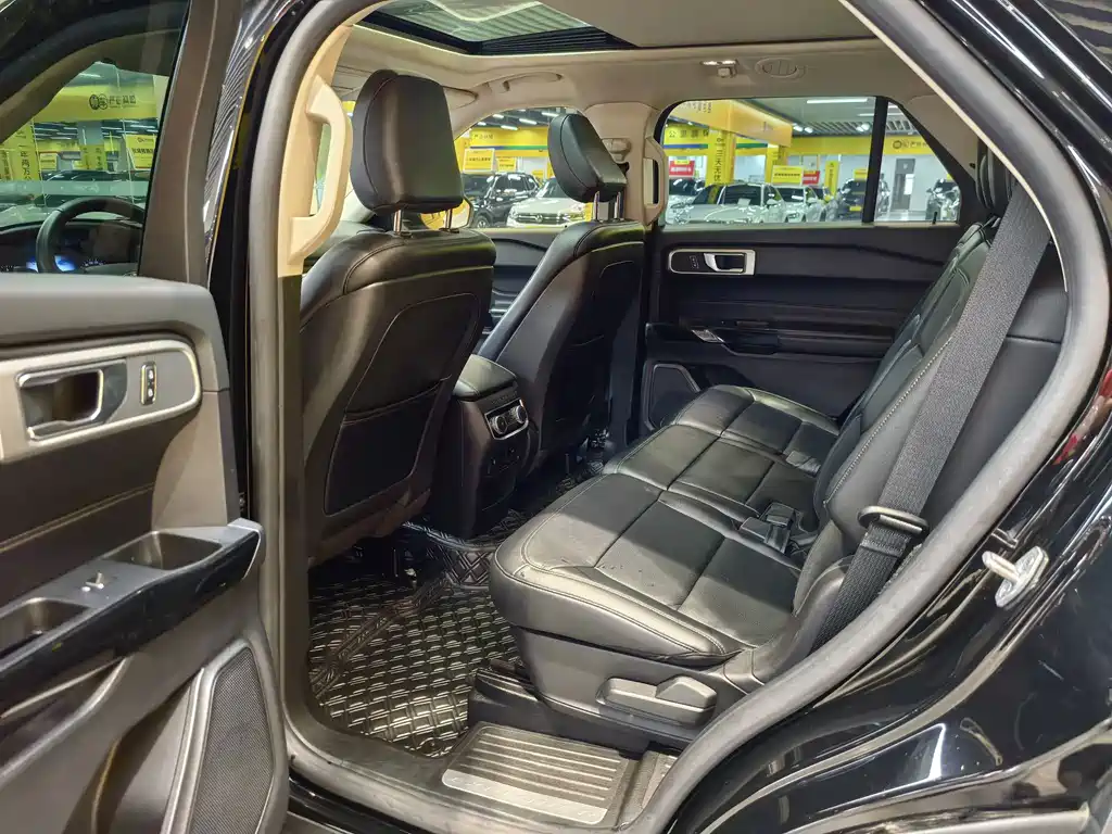Ford Explorer 2020 — фото 12