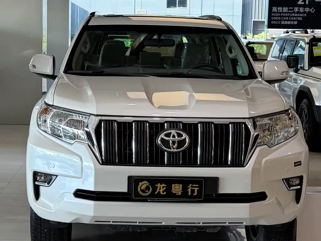 Toyota Prado — фото 1