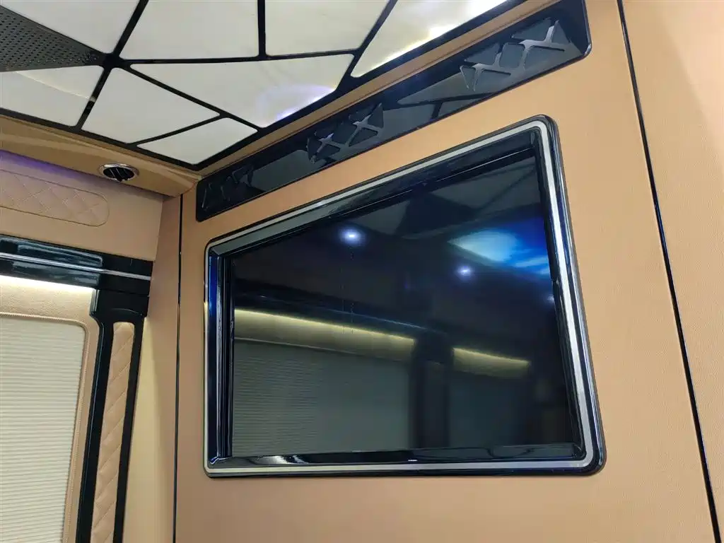 Mercedes-Benz Sprinter 2019 — фото 26