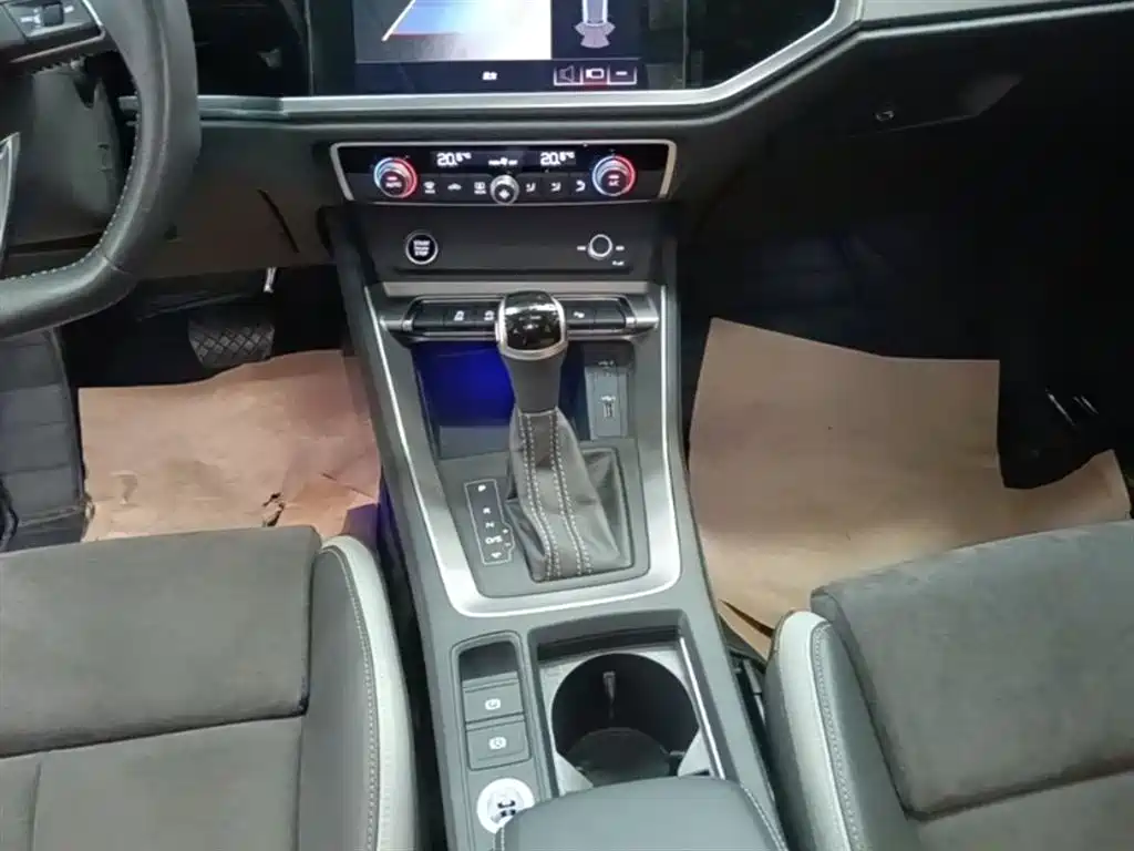 Audi Q3 2021 — фото 14