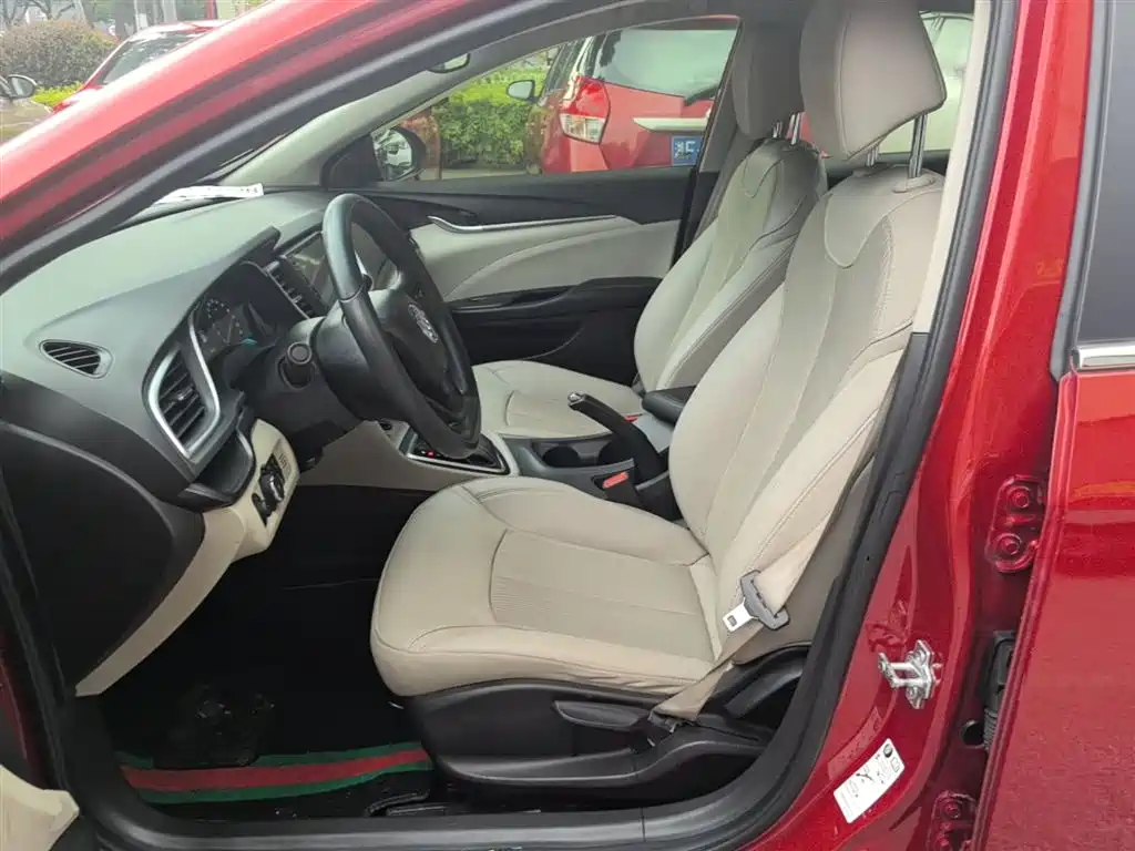 Buick Excelle 2016 — фото 15